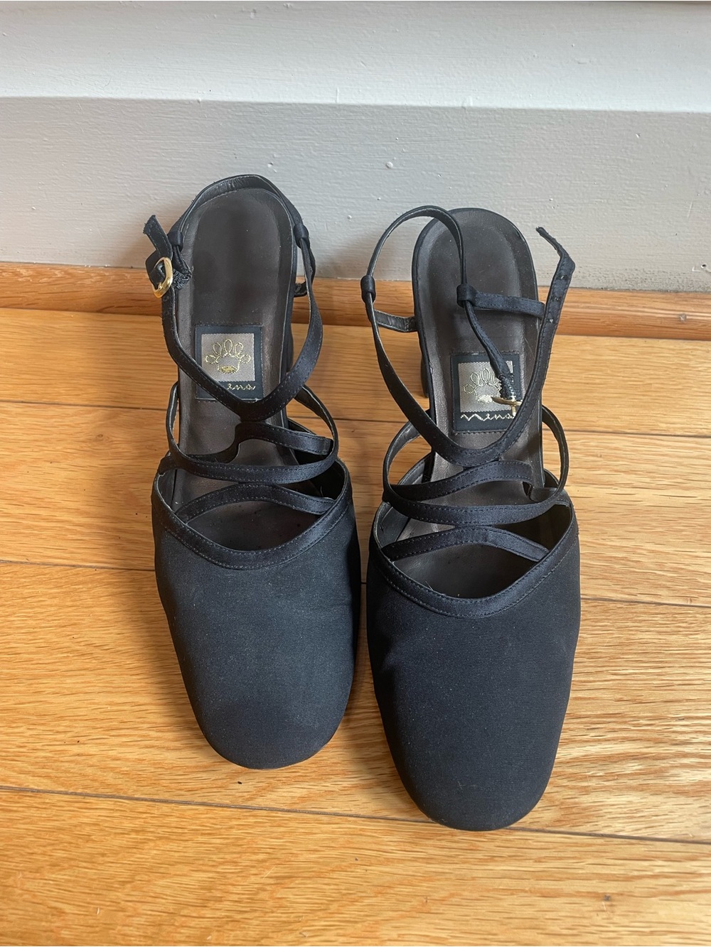 Nina Black Genuine Leather Strappy Closed-Toe Heels with Ankle Strap Sz 9.5